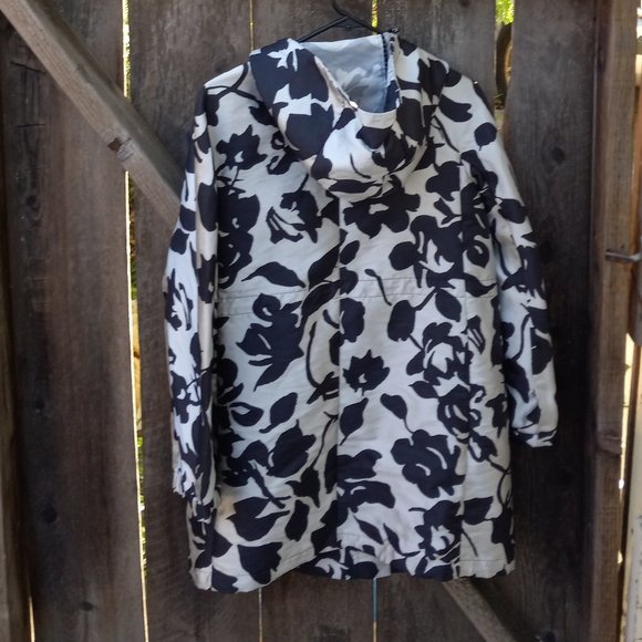 Weekend Max Mara Silver/Black Floral Printed Hooded Raincoat - Picture 5 of 16